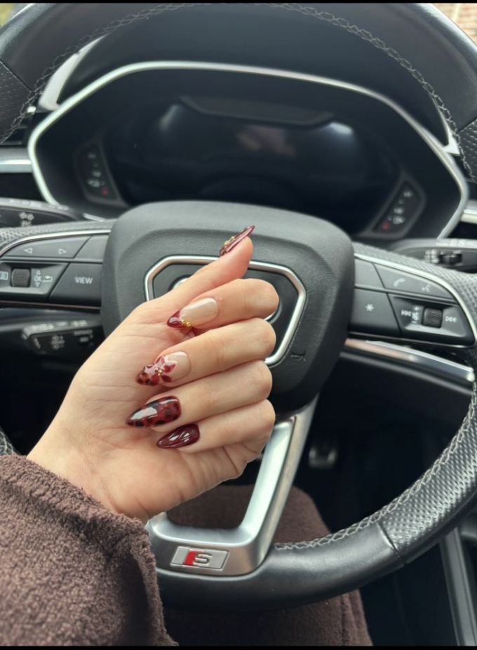 Custom nail design - leopard print burgundy
